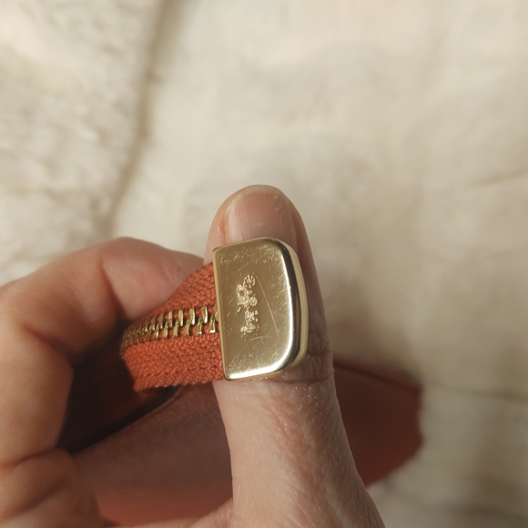 COACH Coral/Salmon Large Wristlet Clutch With Gold Chain Strap EUC - Picture 12 of 16